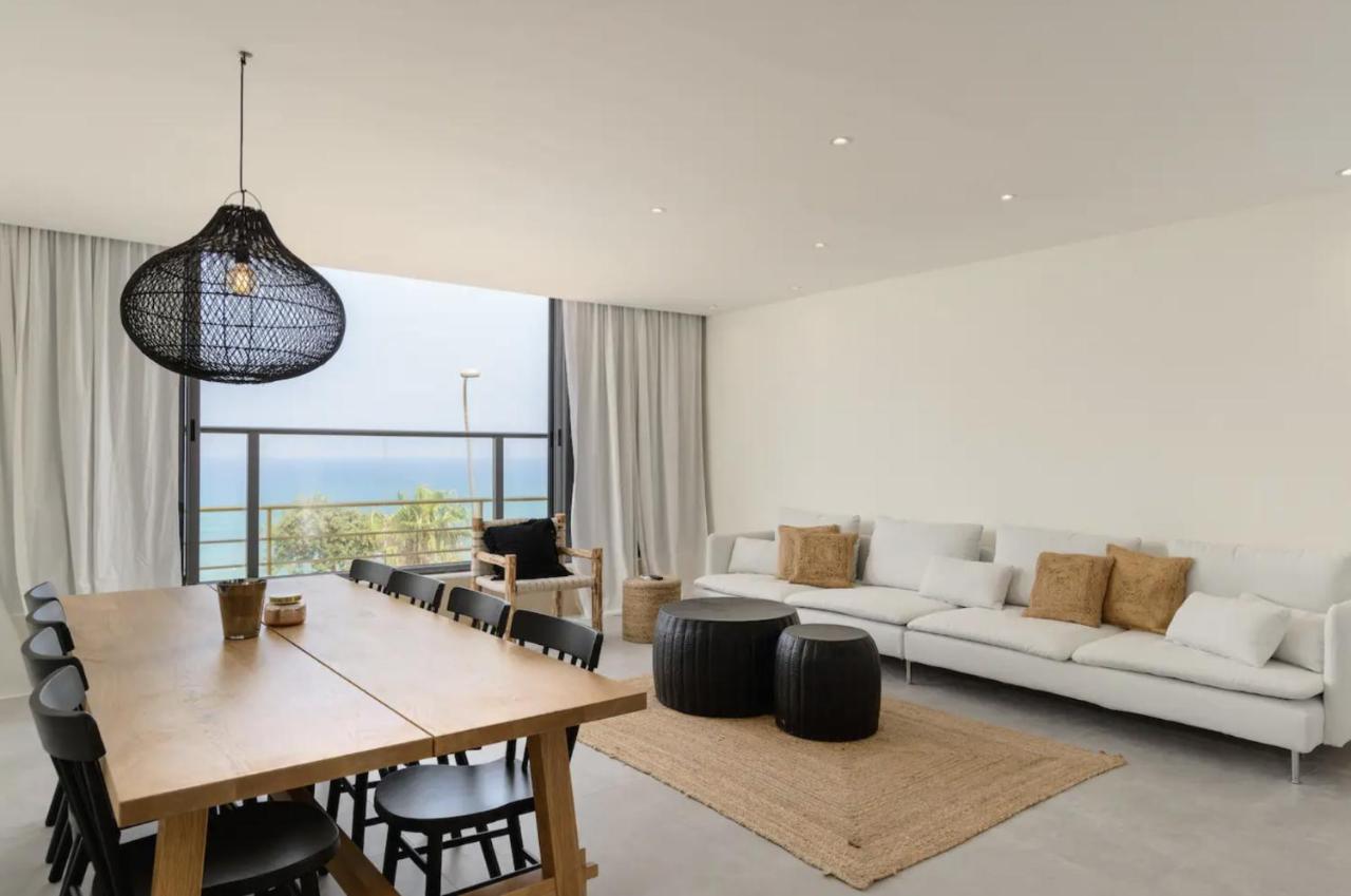 Apartment Stylish & Spacious 3 Bedroom By The Sea *
