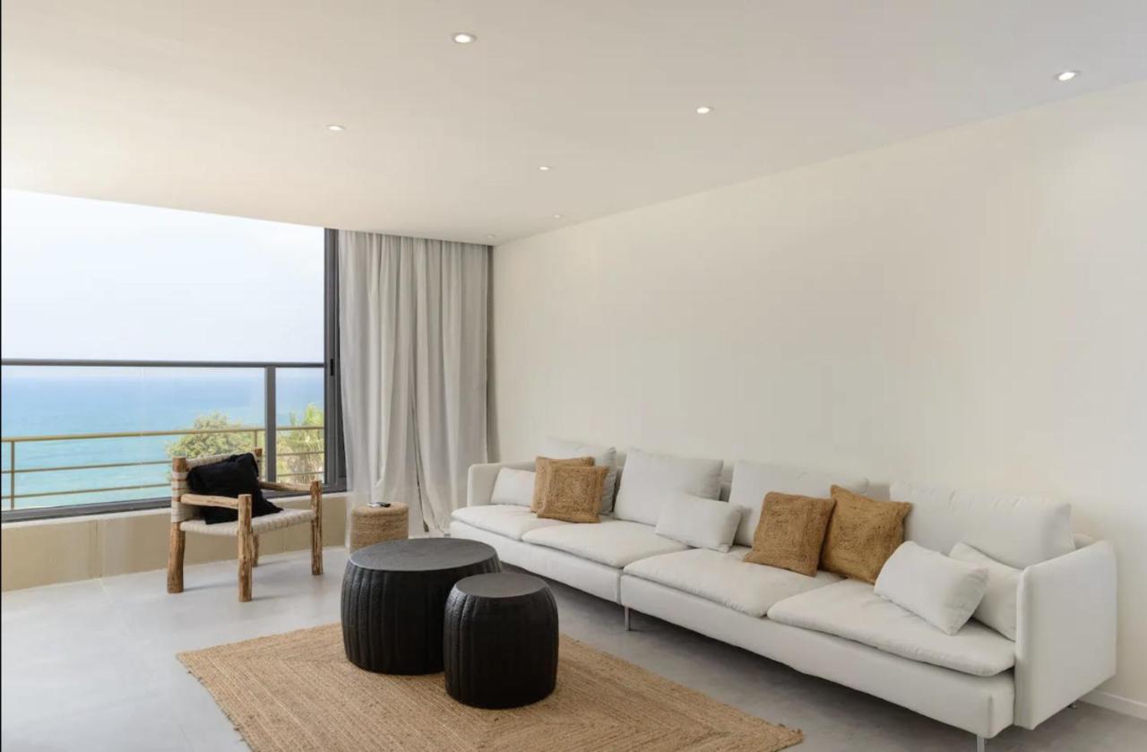 Stylish & Spacious 3 Bedroom By The Sea Apartment Netanja
