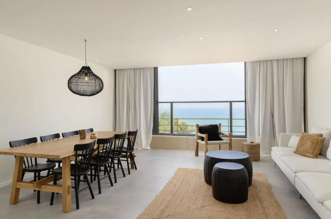 Stylish & Spacious 3 Bedroom By The Sea